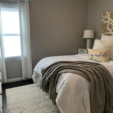 Peace of Cleveland: Pet-Friendly 2BR with Study Apartment Exterior photo