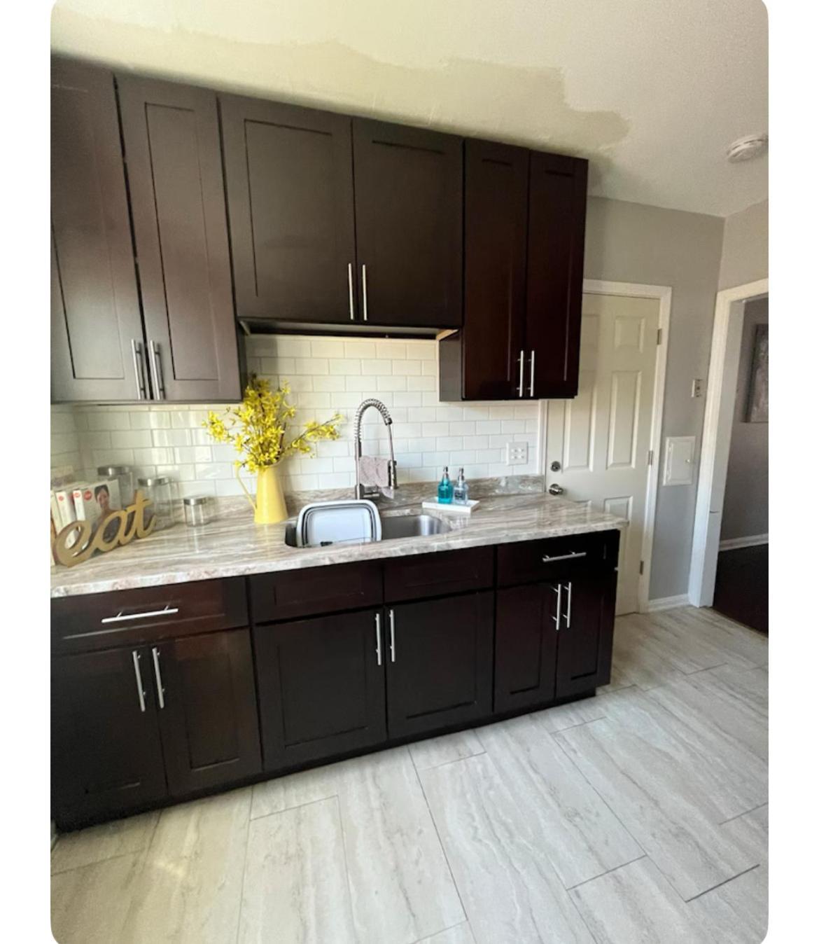 Peace of Cleveland: Pet-Friendly 2BR with Study Apartment Exterior photo